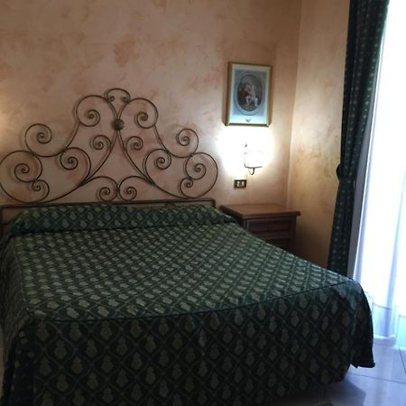Hotel Centrale Europa Catania Kültér fotó