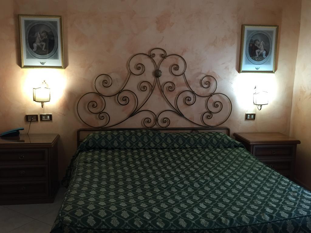 Hotel Centrale Europa Catania Kültér fotó