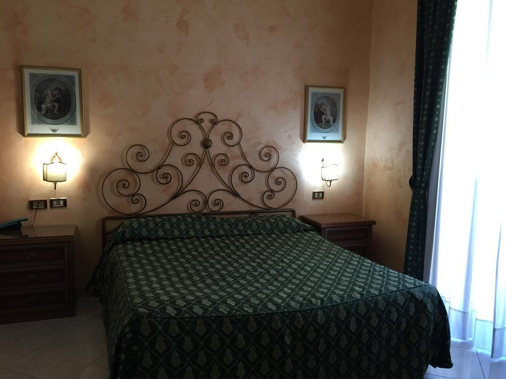 Hotel Centrale Europa Catania Kültér fotó